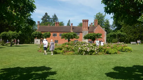 Baddesley Clinton garden Jamie Weinbren
Michael Weinbren Image from website: https://www.mw-gallery.photos/